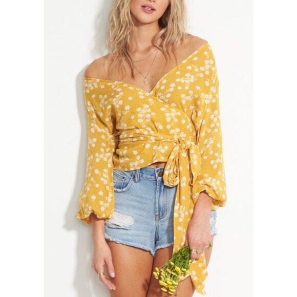 BILLABONG Love Wrapped Crop Top Sz L Yellow Floral Peasant Long Sleeve Tie Waist - Picture 1 of 14